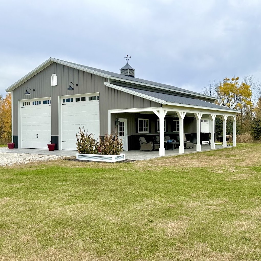 Luxury barndominium built by Everlast Structures